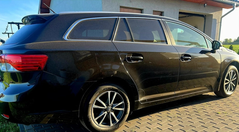 Toyota Avensis cena 33800 przebieg: 216965, rok produkcji 2014 z Sulęcin małe 46